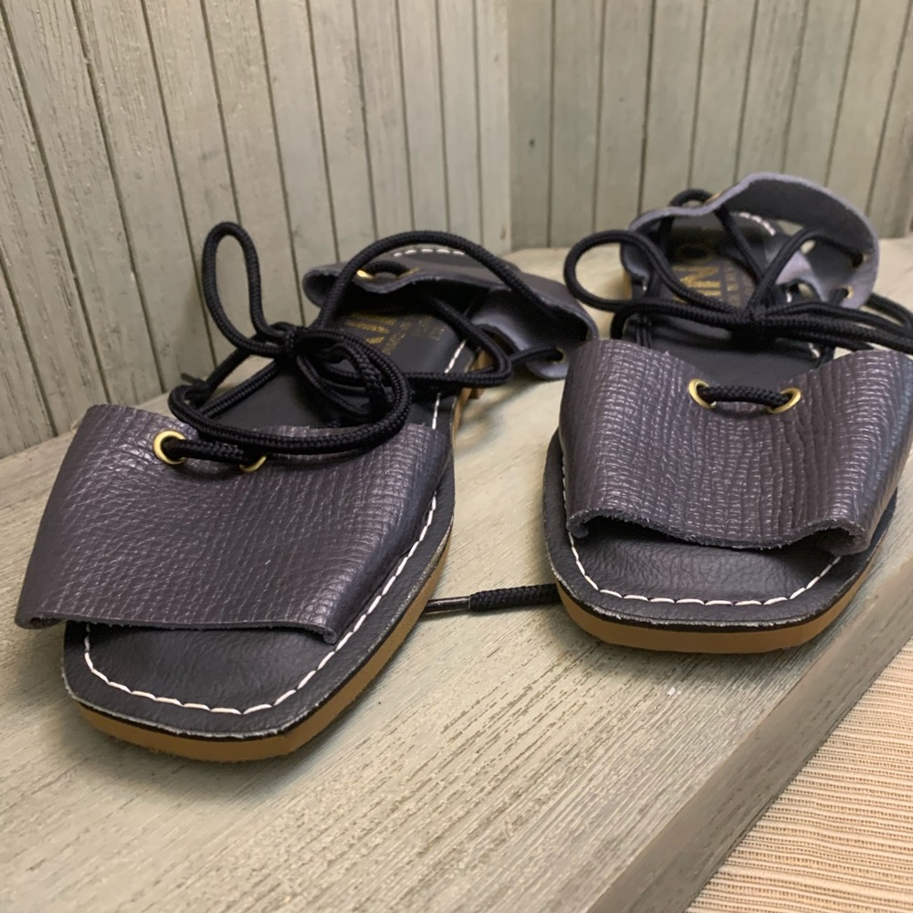 NWOT Kino Navy Leather Handmaids Strappy Sandals 7 - Picture 2 of 10